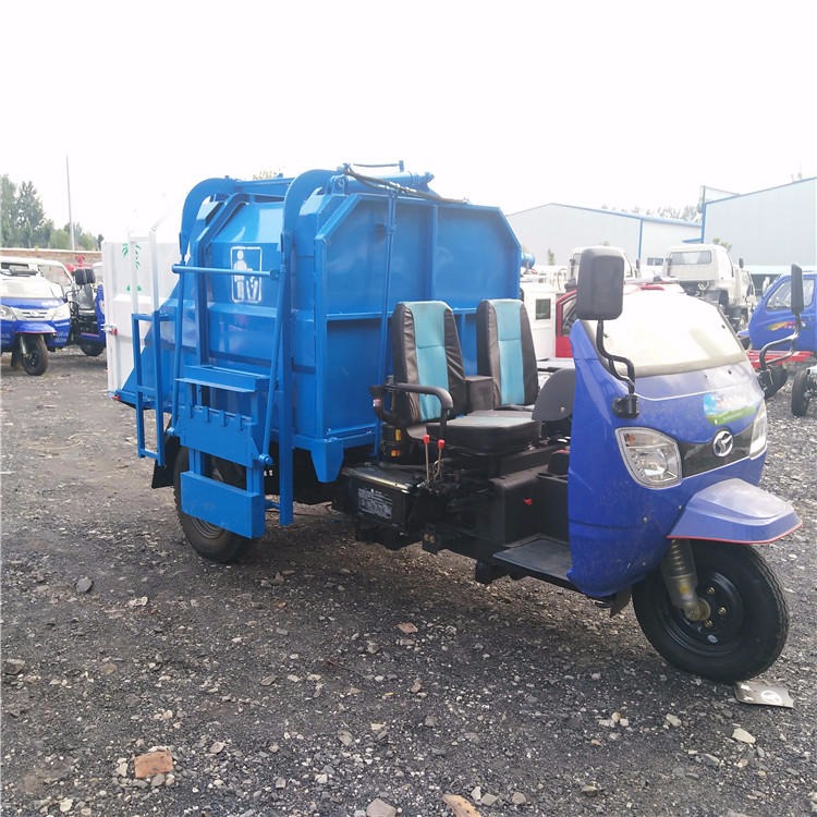 胶州市挂桶垃圾车  三轮挂桶式垃圾车  自卸垃圾车制造厂家