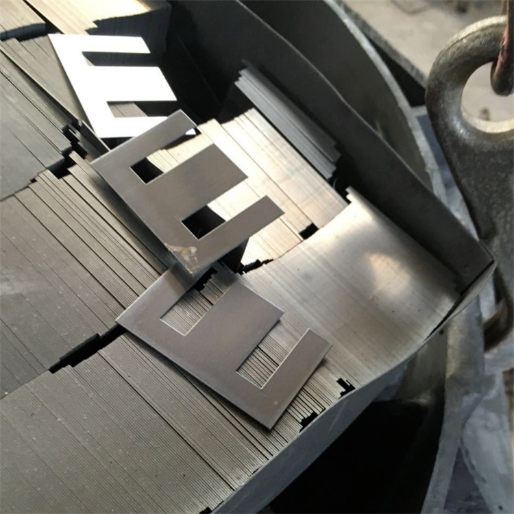 全新B50A250宝钢冷轧无取向硅钢片 高导磁率0.5mm矽钢片条形