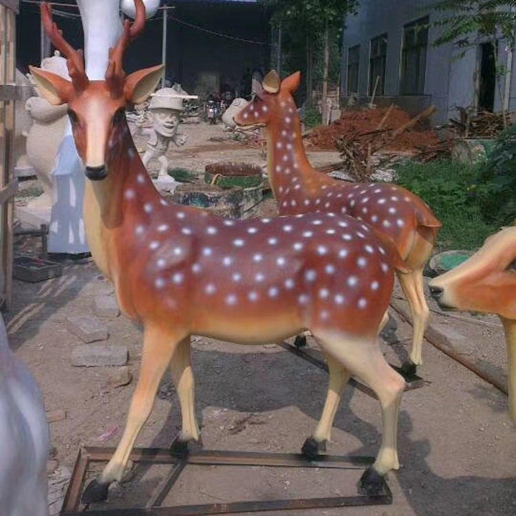 玻璃钢小鹿雕塑 广州玻璃钢动物雕塑定做 金色鹿雕塑 佰盛