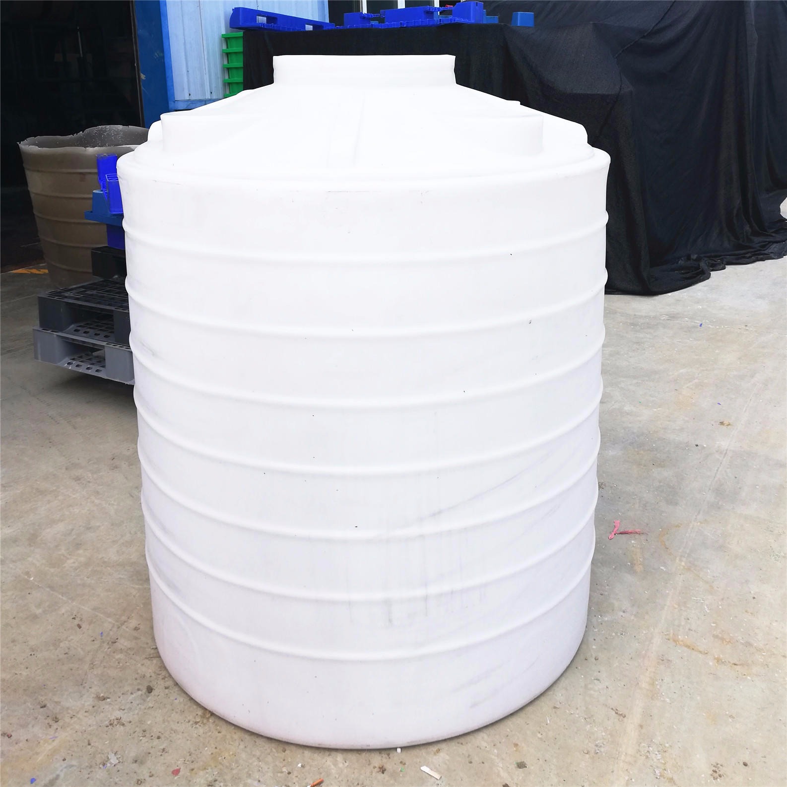 8吨塑料储水罐价格 pe熟胶大水罐雨水罐