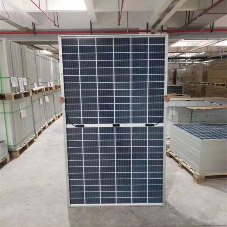 北京太阳能光伏板回收  双玻双面电池板回收   鑫晶威厂家上门收购