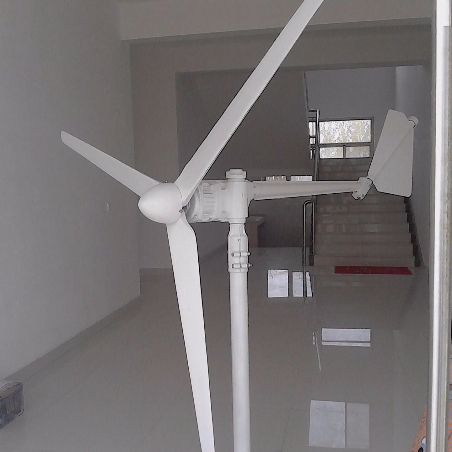 西藏2kw家用小型风力发电机 2千瓦220v微风启动风力发电机晟成供应