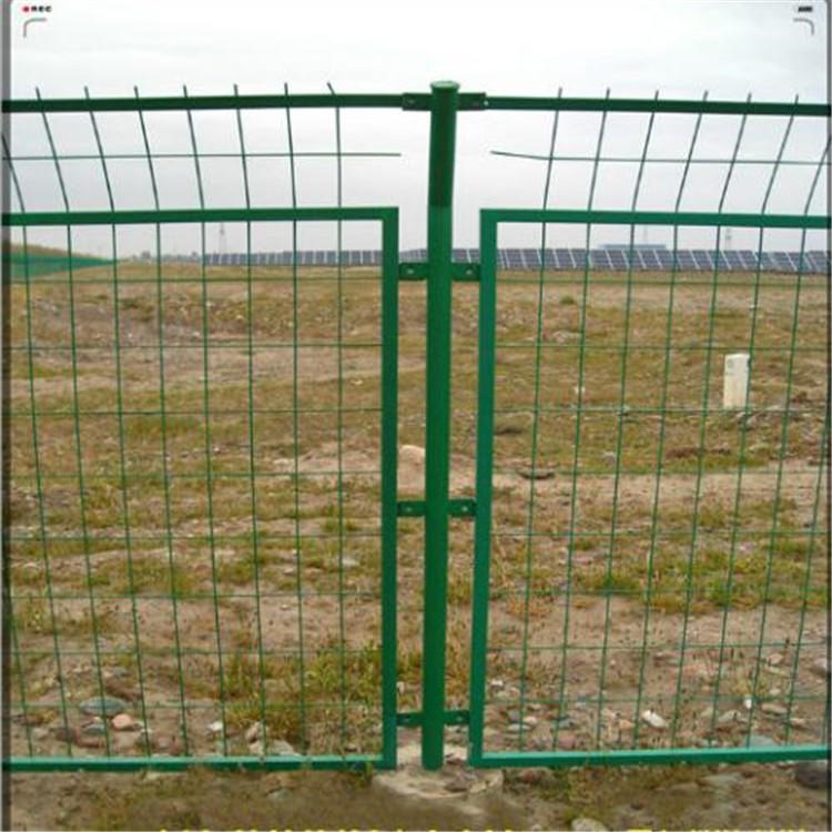 迅鹰公园金属网墙    涂塑护栏隔离网    焦作市铁丝围栏网厂家
