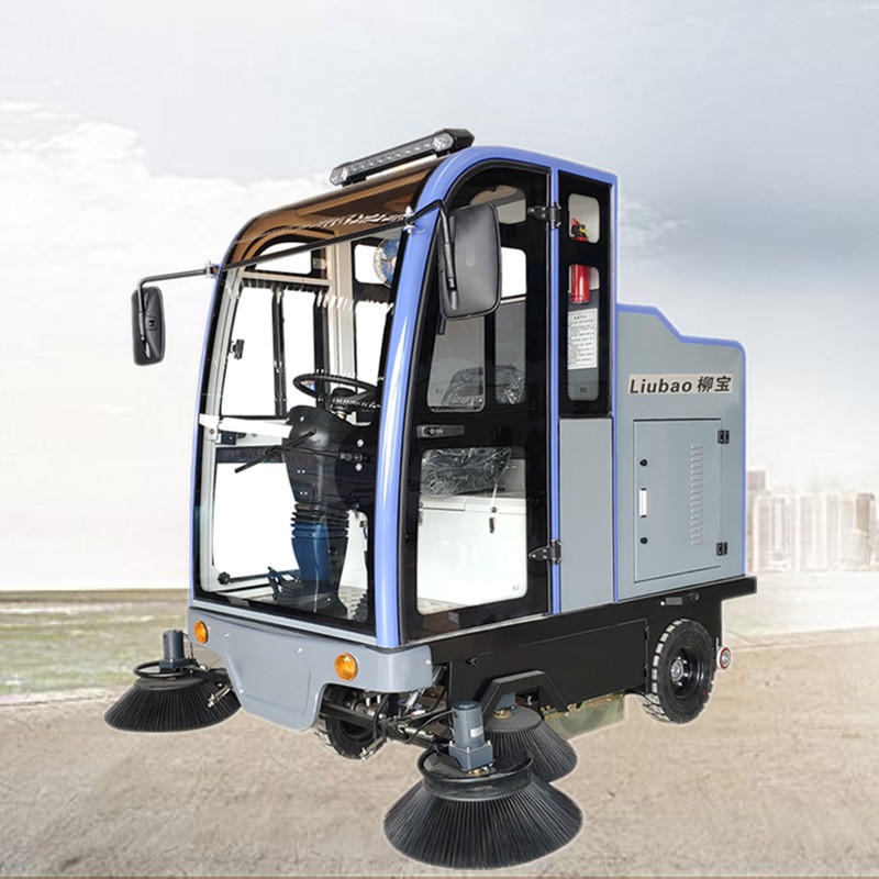 来宾大型电动清扫车 柳宝全封闭式扫地车 广西LB-2300驾驶式扫地机