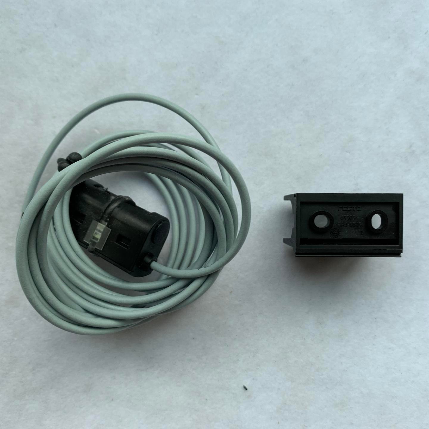 FESTO 费斯托 SDE5-D10-C-Q6E-P-M8 压力传感器图片