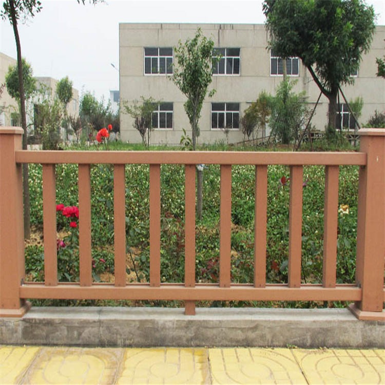 四川成都 塑木地板  庭院花园阳台栏杆花箱  长条木塑板材  方孔圆孔工程 厂家直销