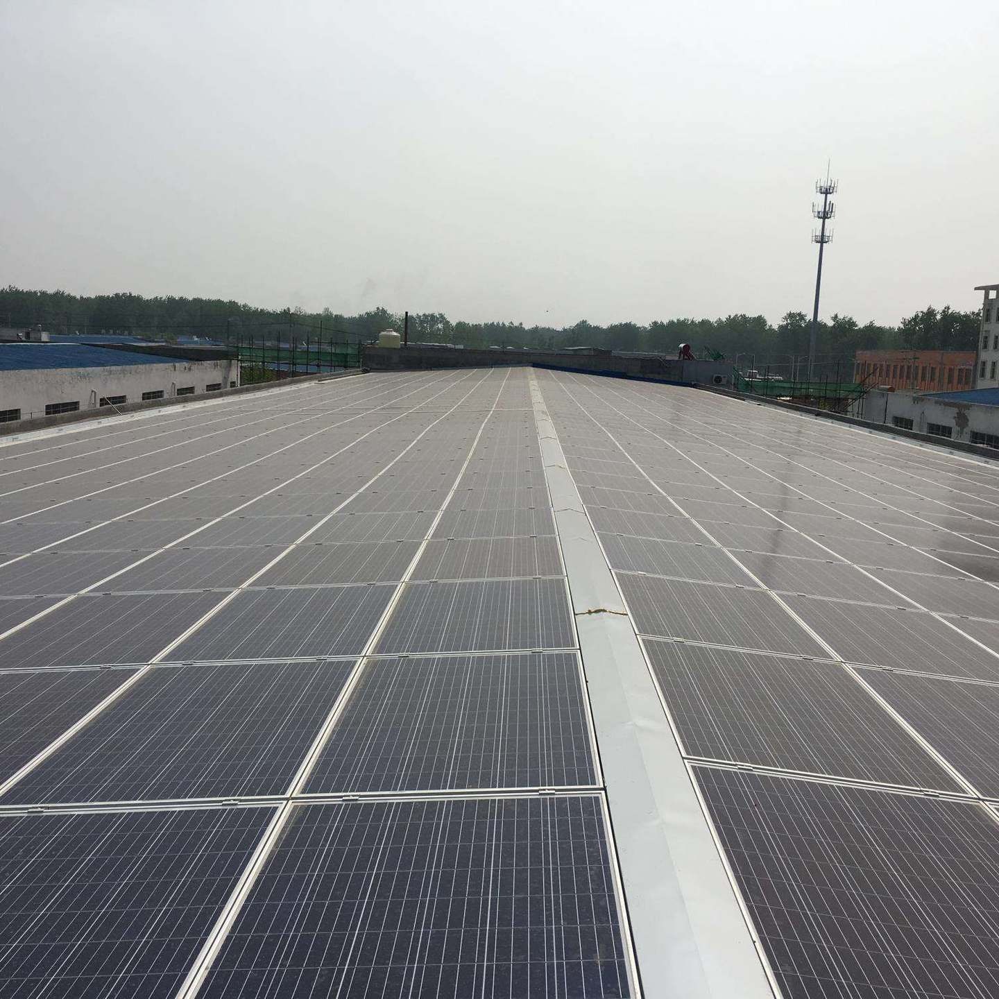 太阳能发电系统 工商业屋顶 光伏发电 多种应用形式 节省企业用电成本