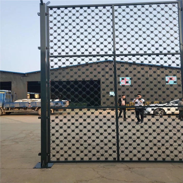 安平百瑞供应监狱美格网护栏 飞机场刀片绿色围栏 监狱护栏网价格图片