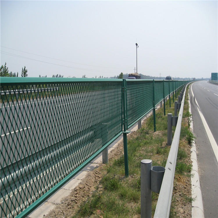 安平百瑞供应桥梁防眩网 金属扩张网价格 公路绿色钢板防护网