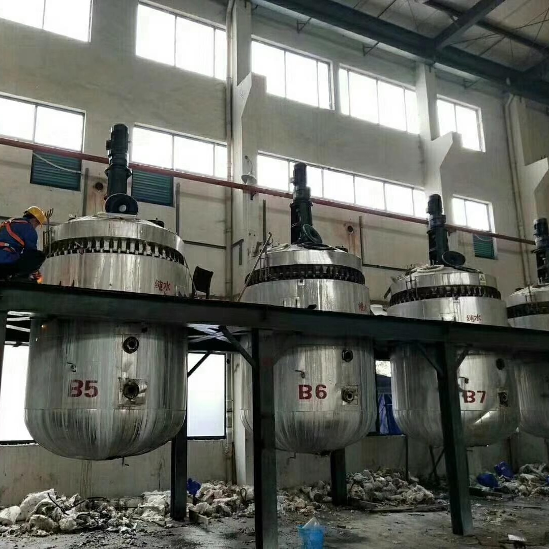 出售30立方钛材反应釜5台    搪瓷反应釜  3吨淄博太极反应釜11台