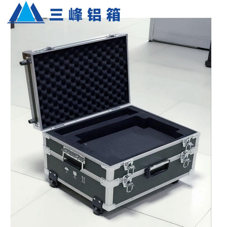 铝合金箱  航空专用箱  军品运输铝合金箱  铝合金拉杆箱  来图定制  选长安三峰铝箱图片