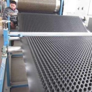 优质塑料排水板厂家 20mm塑料疏水板 延吉市 车库顶板滤水板销售 HDPE