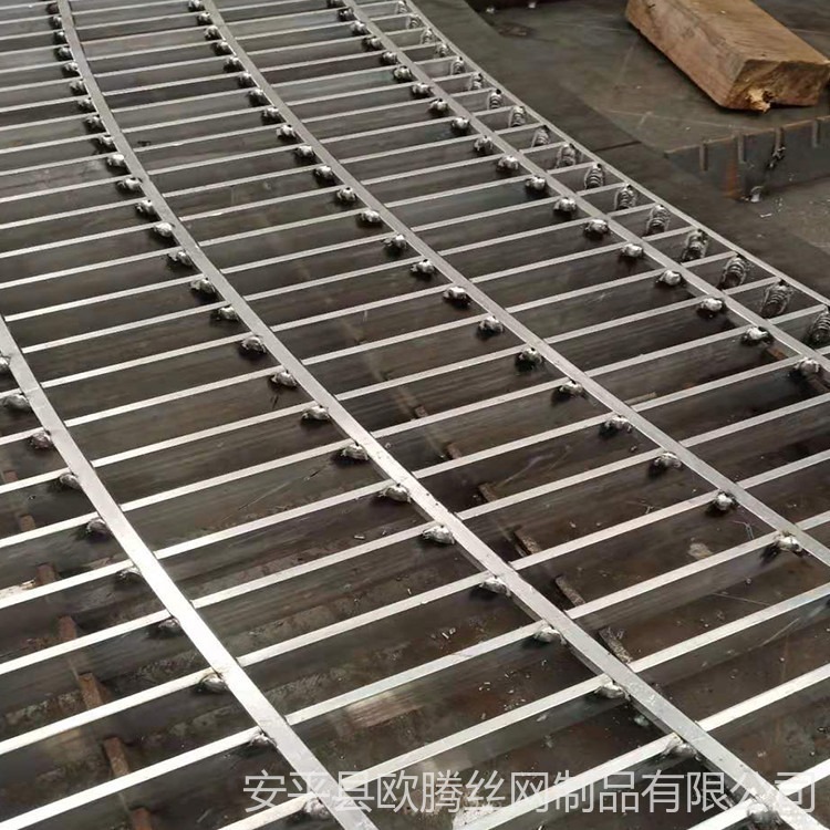 欧腾 铝合金条焊接格栅板 永强汽车制造用铝板网 安徽滁州专业金属钢格板厂家图片