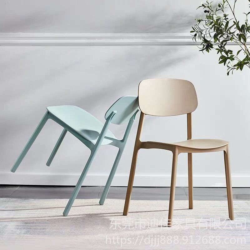 东莞迪佳家具厂家直销塑料椅子 简约靠背凳子北欧餐椅家用大人经济型塑胶椅加厚牛角椅子图片