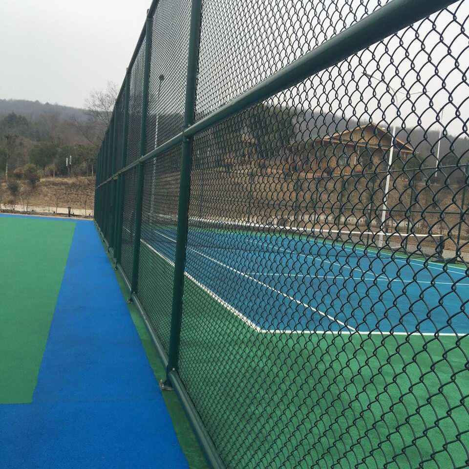 生产体育场防护网 4米高球场围网 足球场围栏网 体育场防护网供应商 场地围网造价