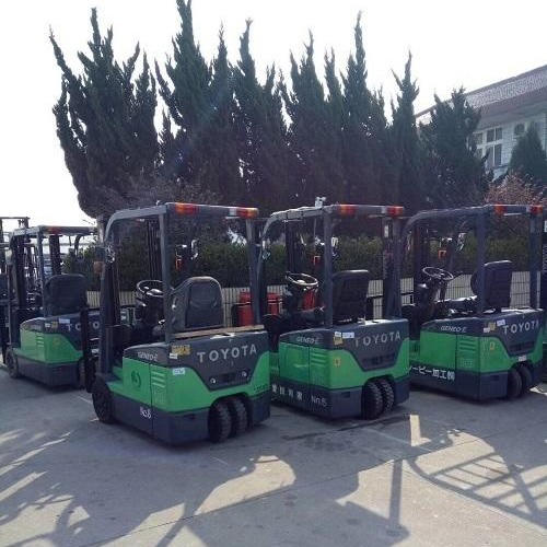 上海柚汇二手电动叉车 原装进口丰田1.8吨三支点电动叉车