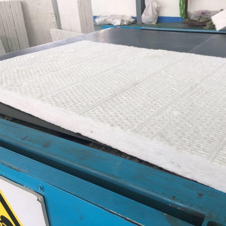 批量供应 硅酸铝针刺毯技术参数 硅酸铝保温棉耐高温性能 硅酸铝毡