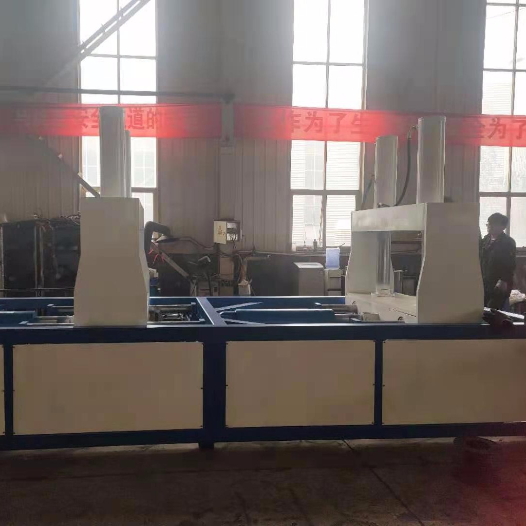 沧州蓝森玻璃钢拉挤设备 复合材料拉挤生产线 聚氨酯拉挤设备生产线