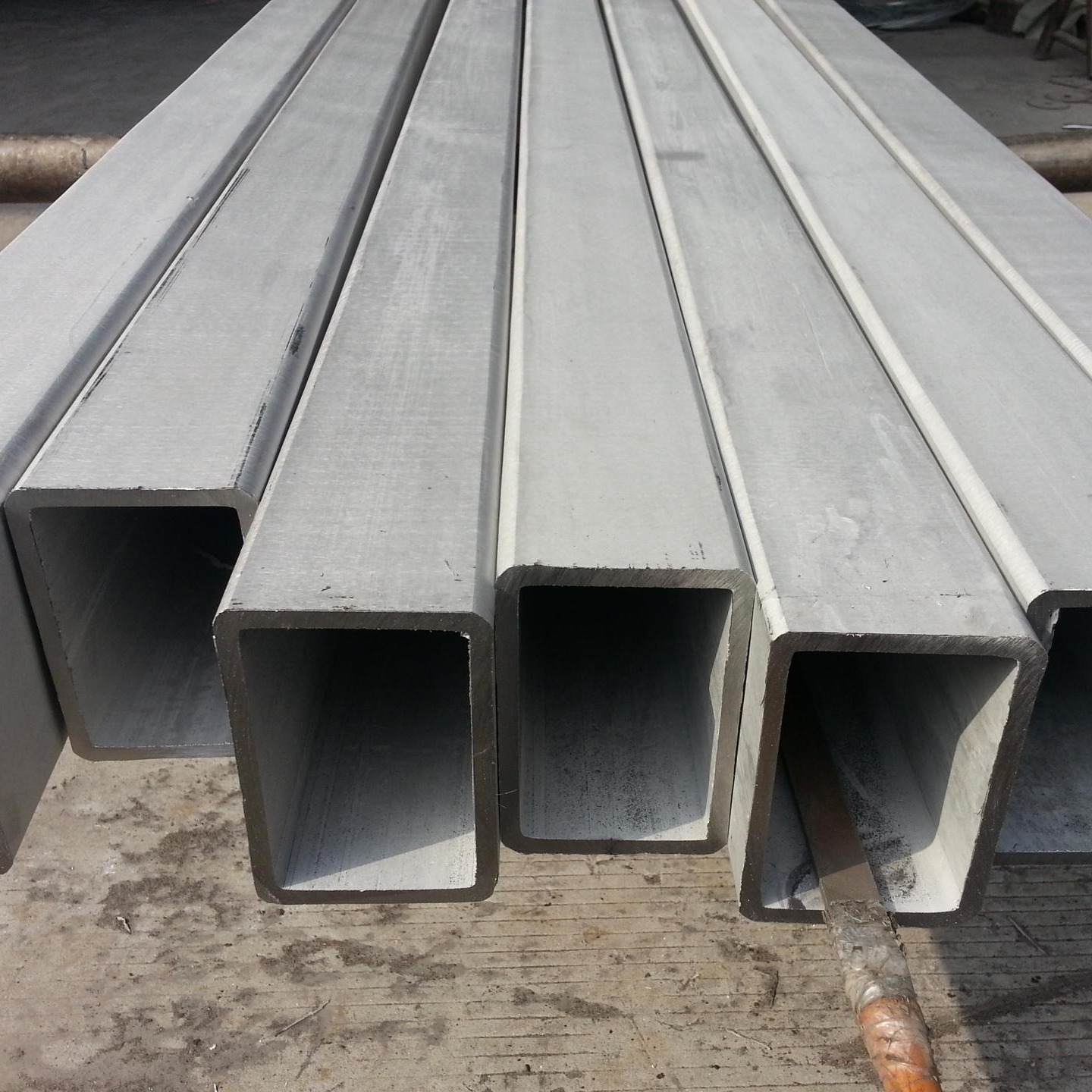 厂家供应 不锈钢方管 304方管 表面拉丝管 工业方管
