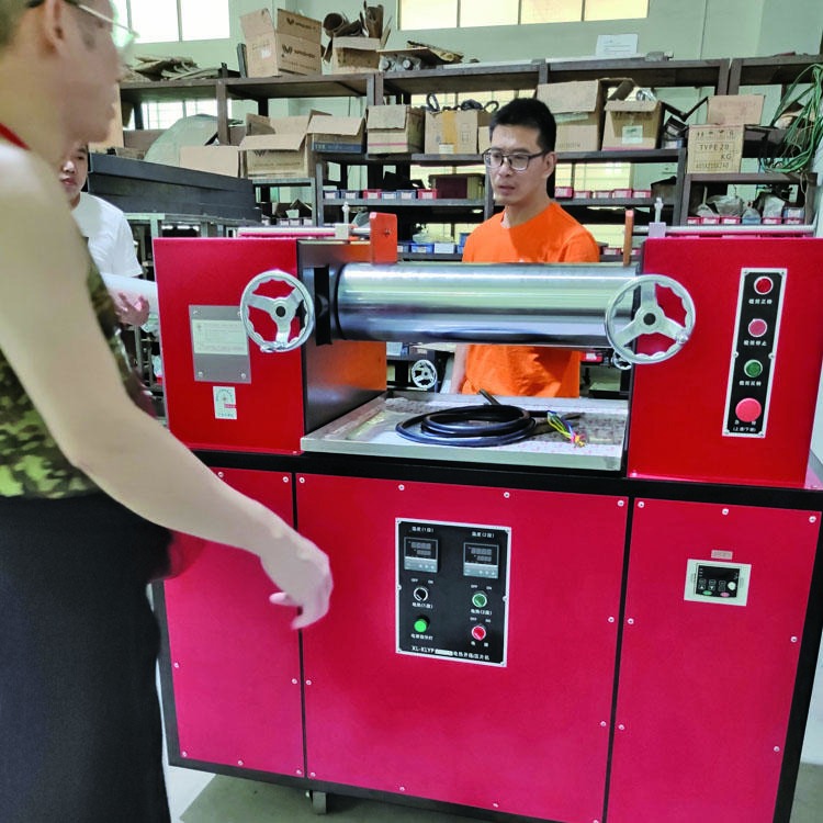 实验型6寸开炼机 塑料橡胶双辊混炼机 色母粒压片对色炼胶机图片