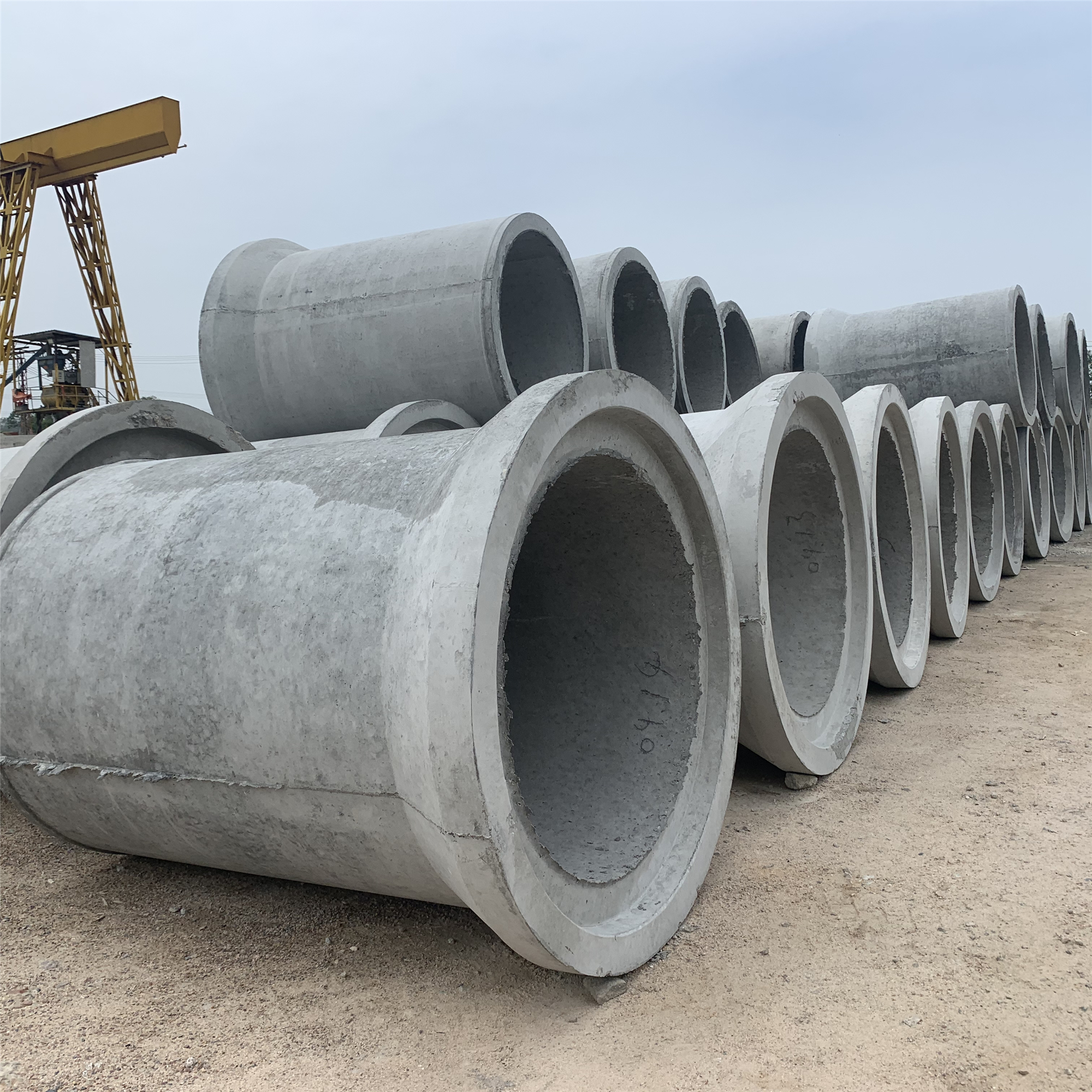 清远企口式水泥管钢筋混凝土排污管预制混凝土排水管弘基厂家直供