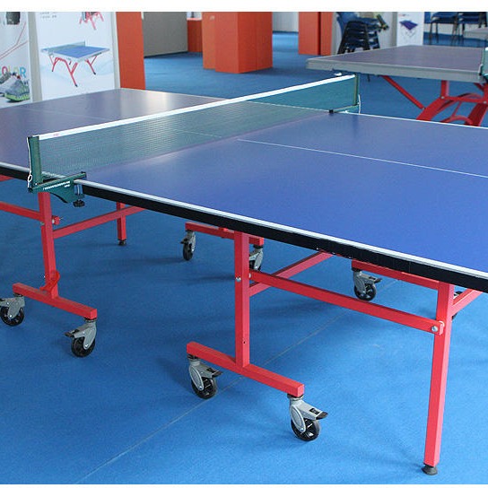 室内乒乓球案子 带轮移动乒乓球台 带轮可折叠乒乓球台 标准乒乓球案子图片
