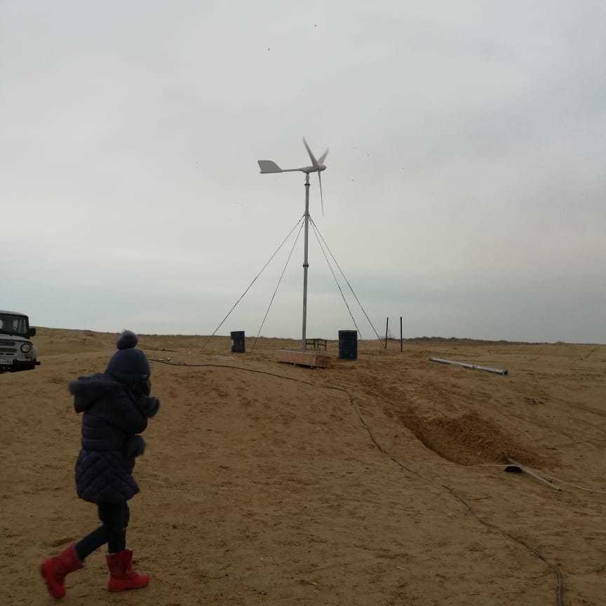 山西2500瓦水平轴风力发电机小型离网风力发电机220v发电系统