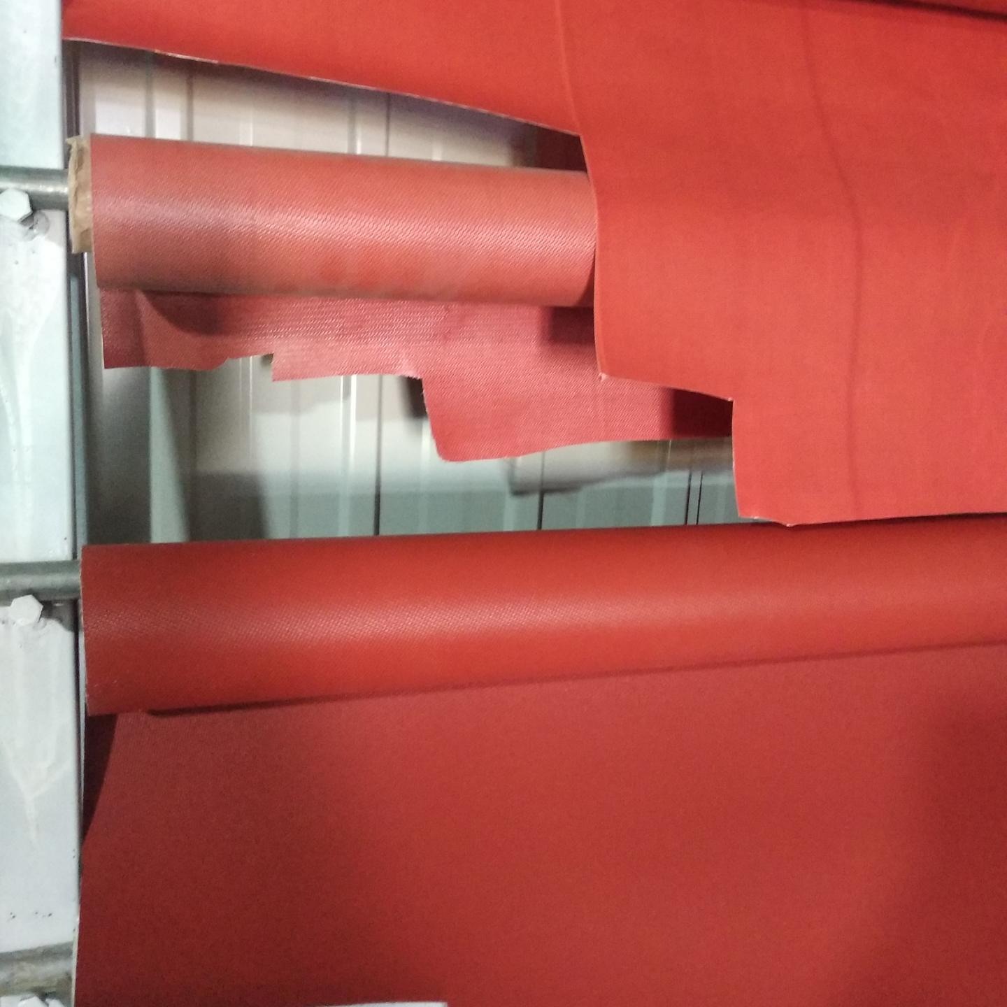 厂家大量现货供应红色硅胶0.5mm耐高温消防通风排烟防火布