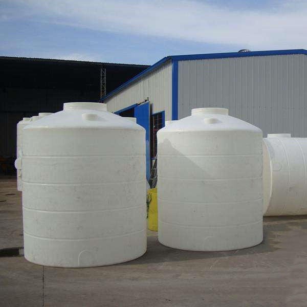 临汾8吨塑料水箱 化工助剂贮存罐 园林灌溉水箱 碱液储罐厂家直销
