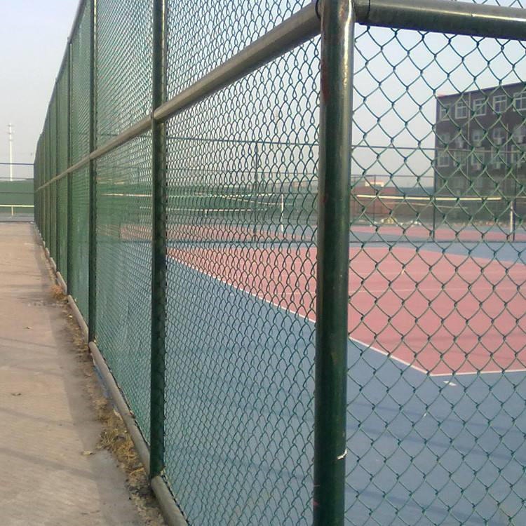 热镀锌丝篮球场隔离网    菱形孔排球场隔离网   迅鹰定做篮球场铁丝围网