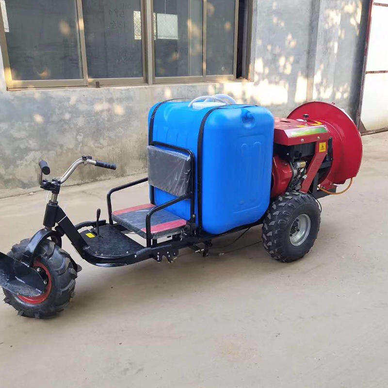 悍博山地小型喷雾打药机 三轮柴油可乘坐打药机 小型自走式喷药机图片