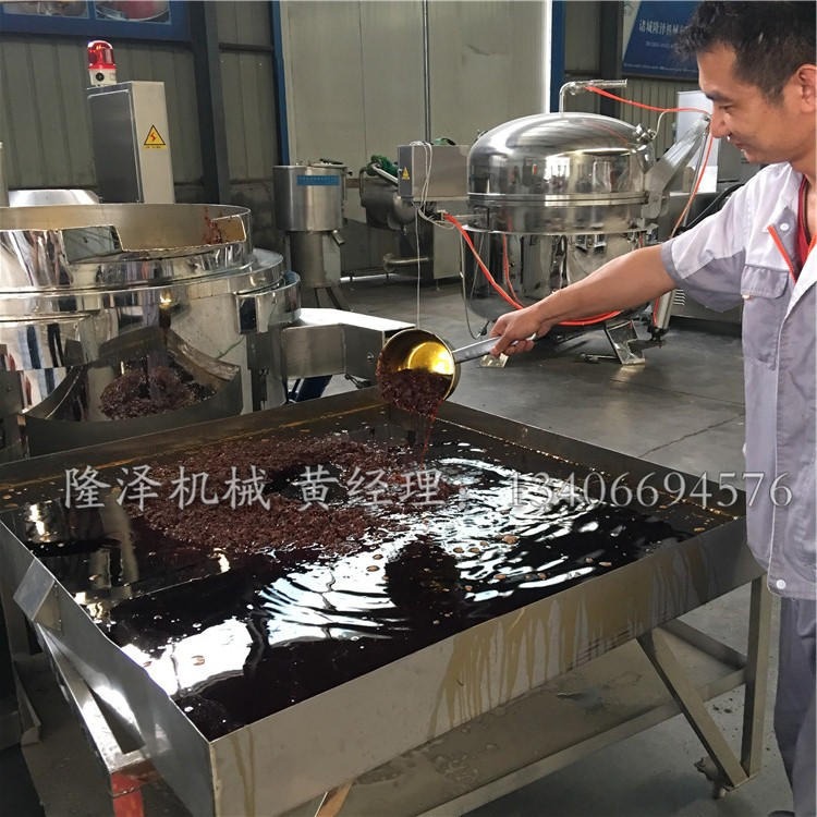 隆泽供应豆花酱生产设备 大型菌王酱搅拌炒锅 多头辣椒酱炒料机器图片