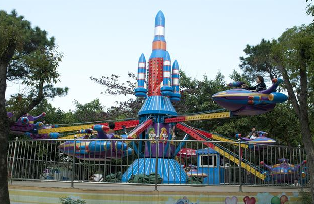 大型户外公园儿童娱乐设备24座自控飞机 新款旋转升降自控飞机示例图5