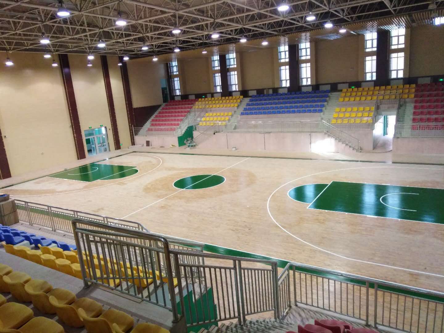 浙江嵊州 运动木地板价格 室内篮球场馆木地板 篮球馆木地板直销图片