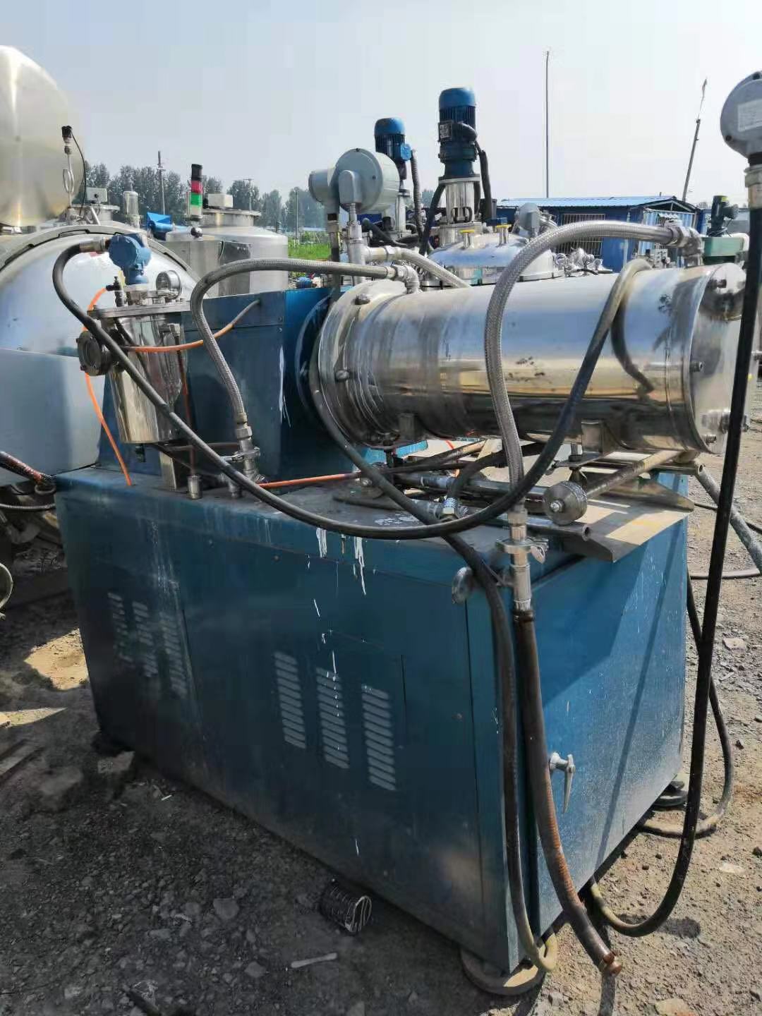 青海裕千二手设备11千瓦变频高速分散机厂家 液压升降 30升卧式砂磨机厂家