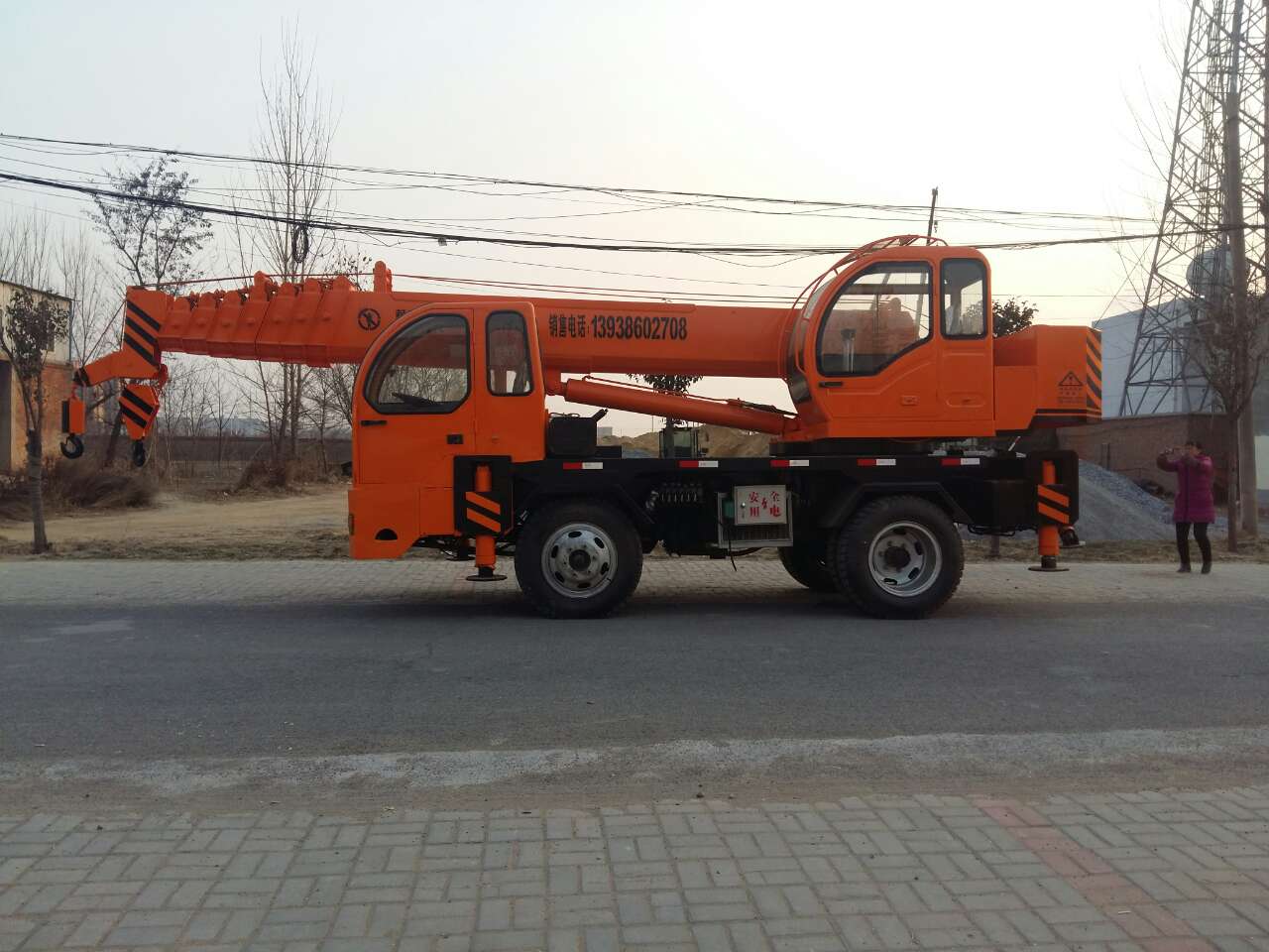 新疆12吨吊车 双节腿吊车 价格