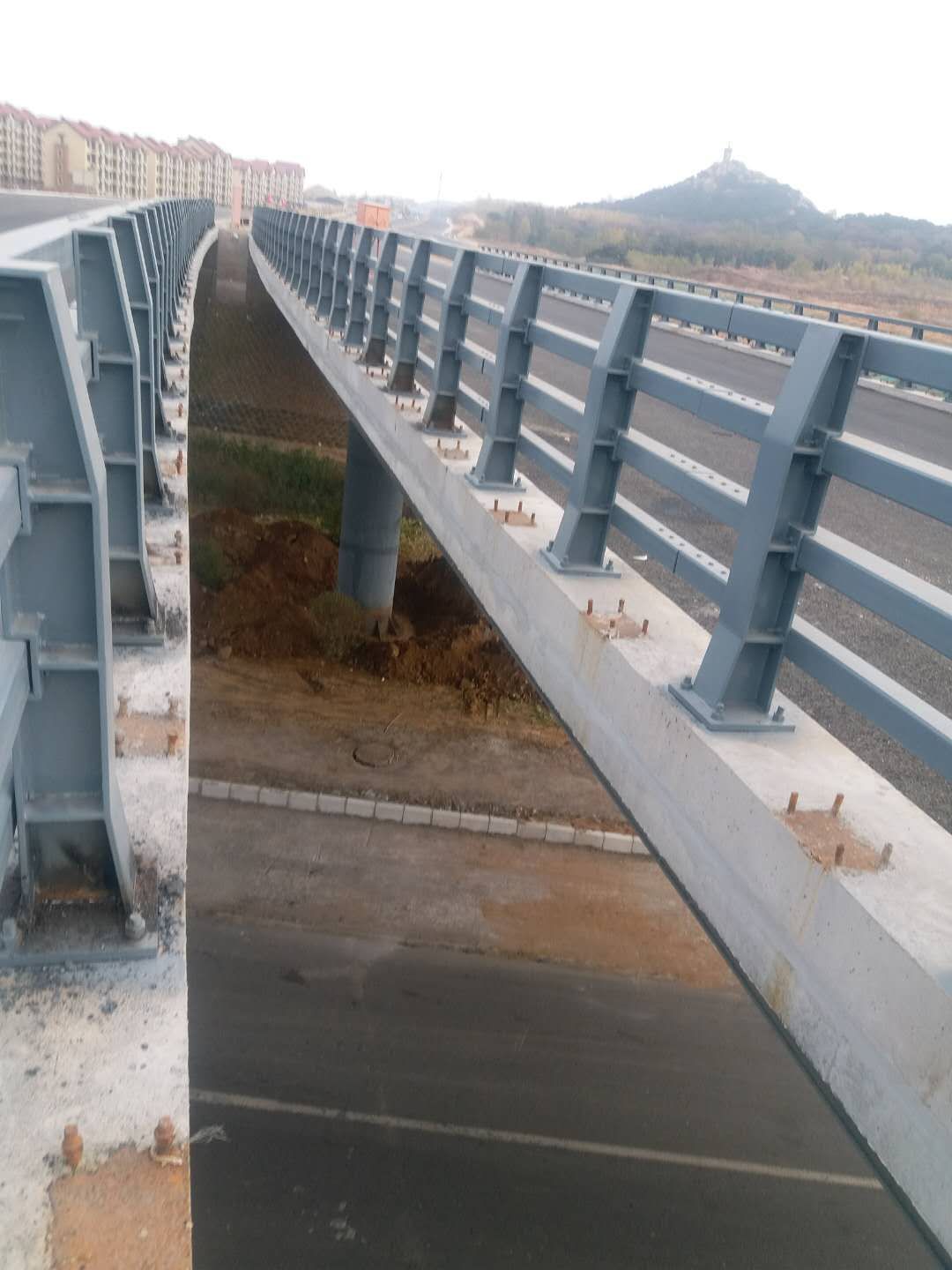 桥梁防撞护栏 梁柱式桥梁安全栏杆 钢立柱桥梁护栏